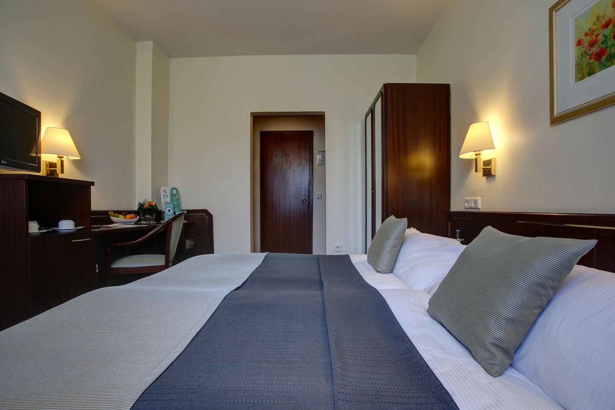 Trip Inn Hotel Esplanade, Duesseldorf Ngoại thất bức ảnh