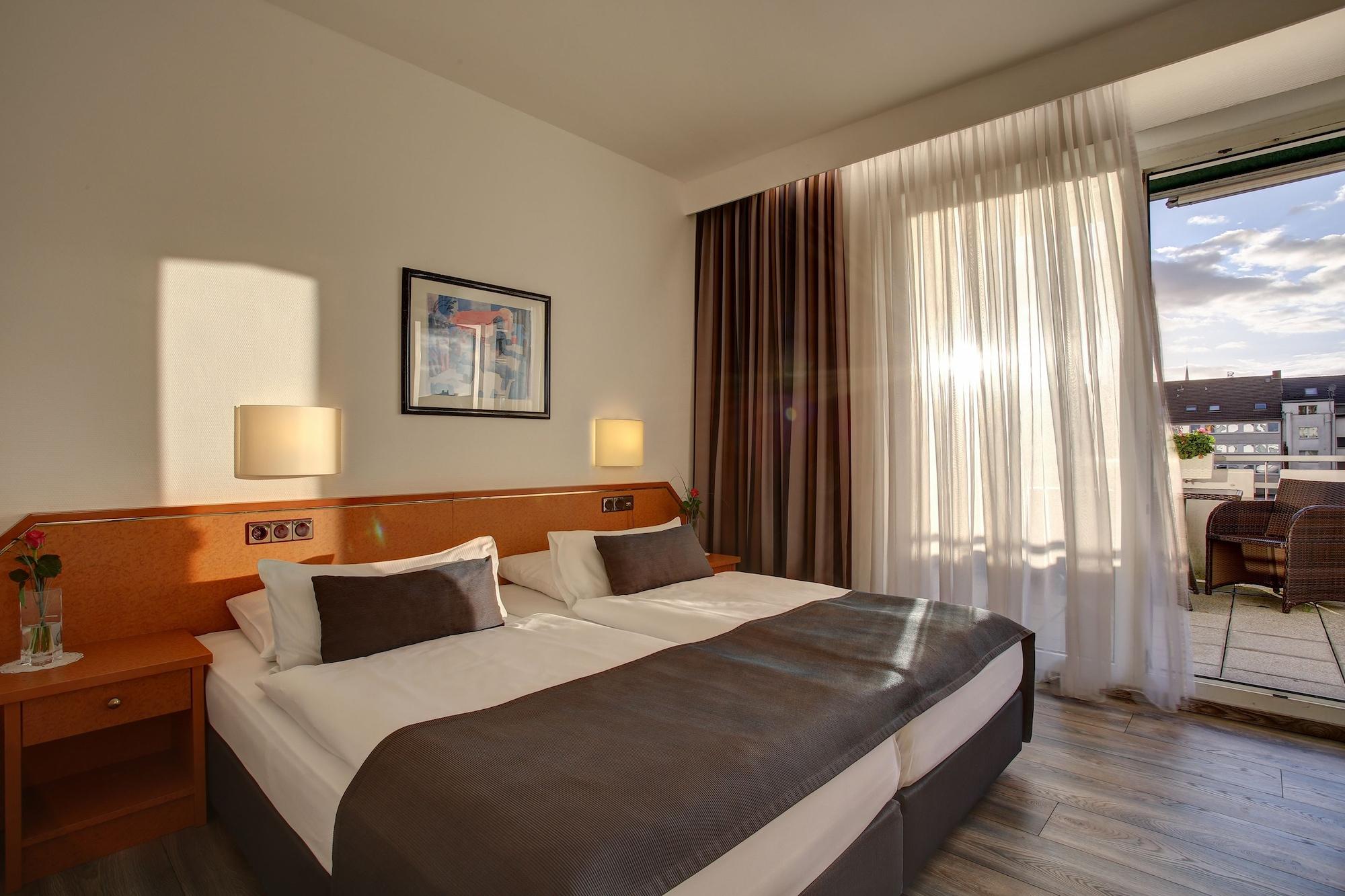 Trip Inn Hotel Esplanade, Duesseldorf Ngoại thất bức ảnh